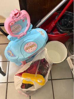 Kids Play Makeup Vanity Set with Accessories