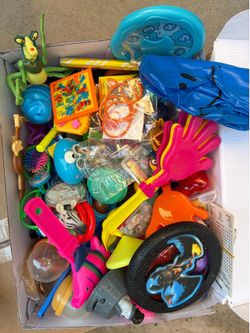 Treasure chest toys