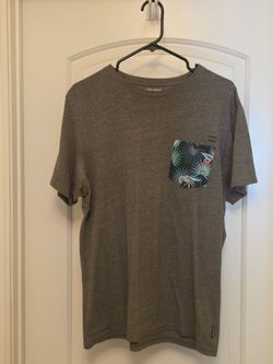 Billabong Tee Shirt. Large Size.
