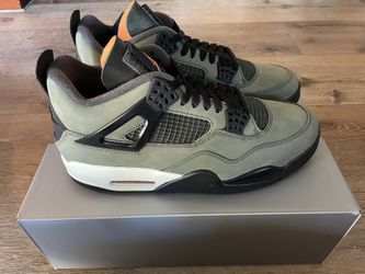 Air Jordan 4 Undefeated - Size 10.5 Brand New