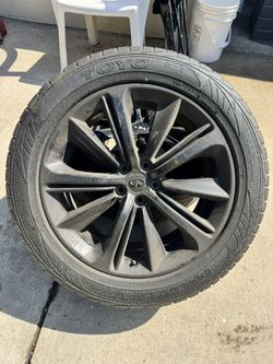 “20in OEM INFINITI RIMS/TIRE