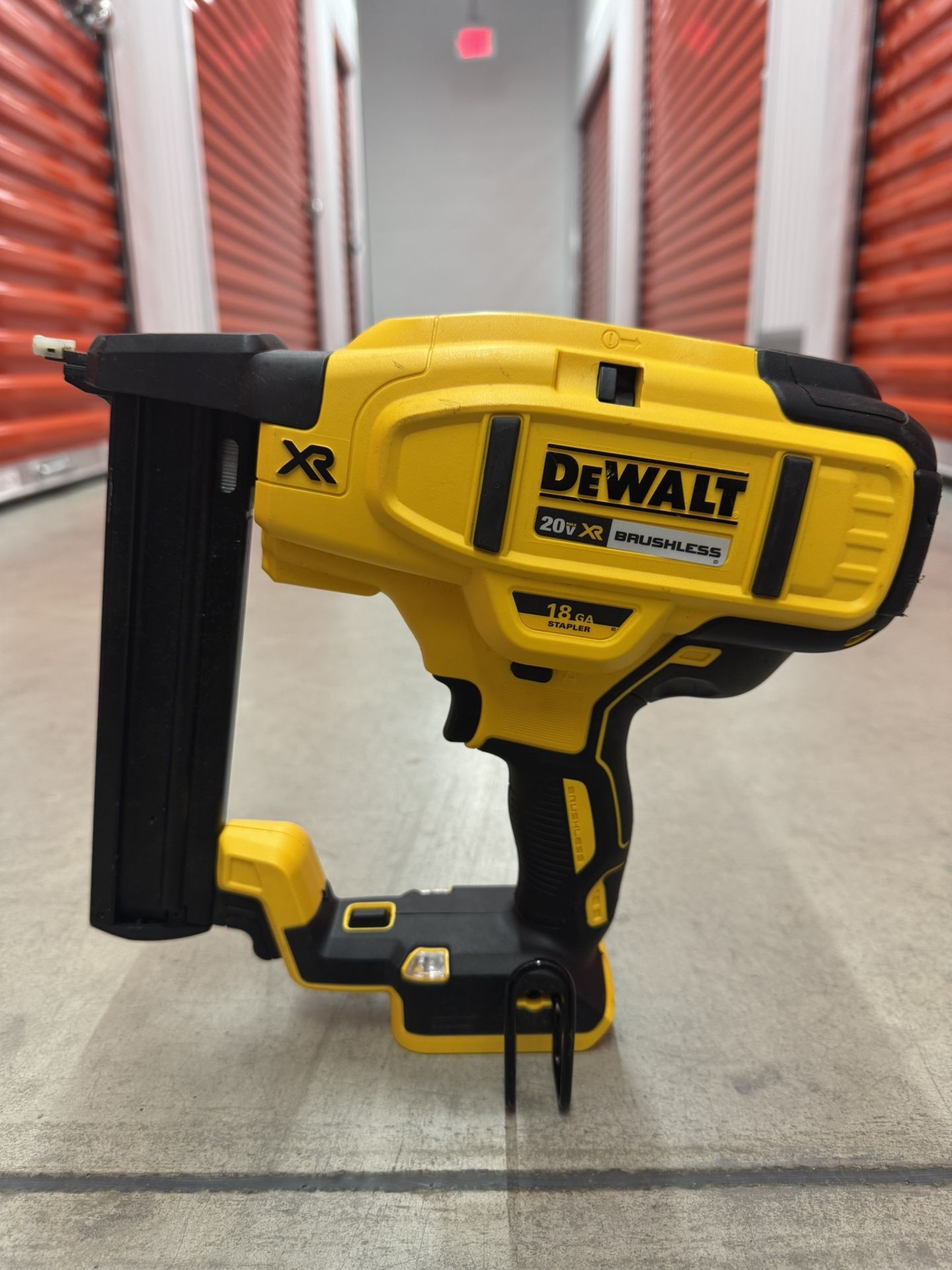 DEWALT 20V MAX XR Lithium-Ion Cordless 18-Gauge Narrow Crown Stapler (Tool Only)