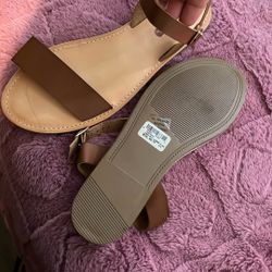 Girl Sandals 5$$ Size 8.5 