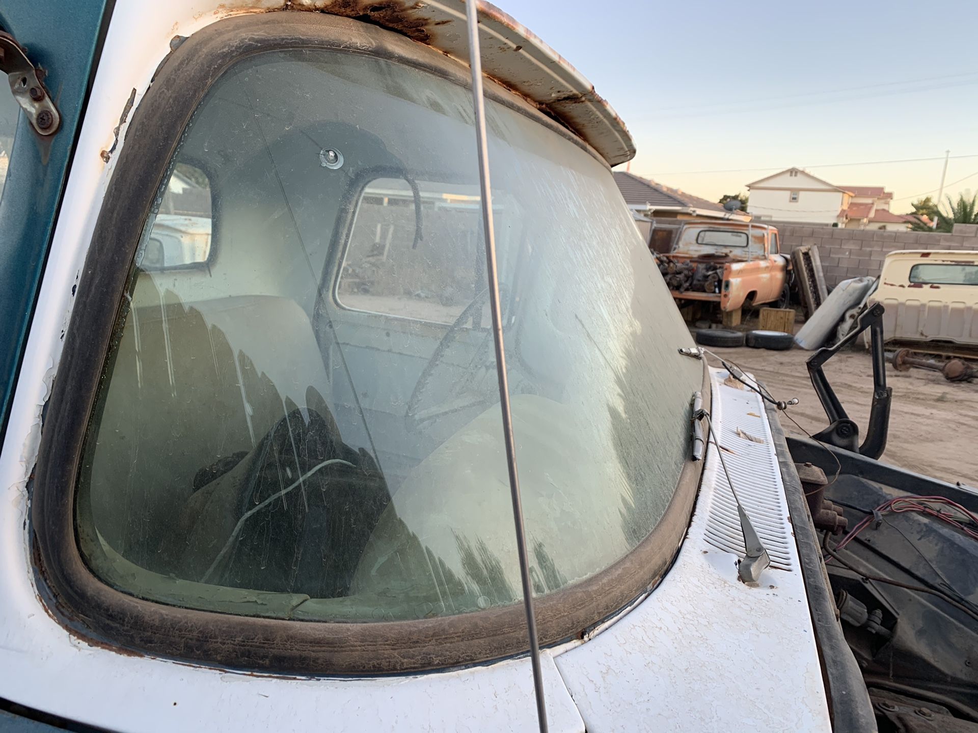 60 - 63 c10 c20 Apache windshield