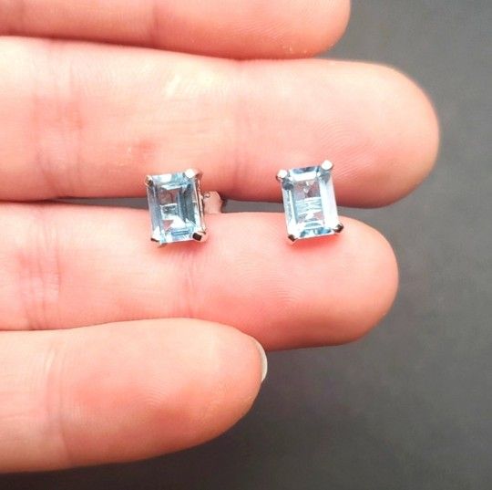 Blue Topaz sterling silver earrings 