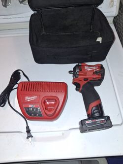 Milwaukee M12 3/8 Stubby Impact Wrench Kit Firm 