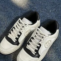 Low-top leather fashion sneakers