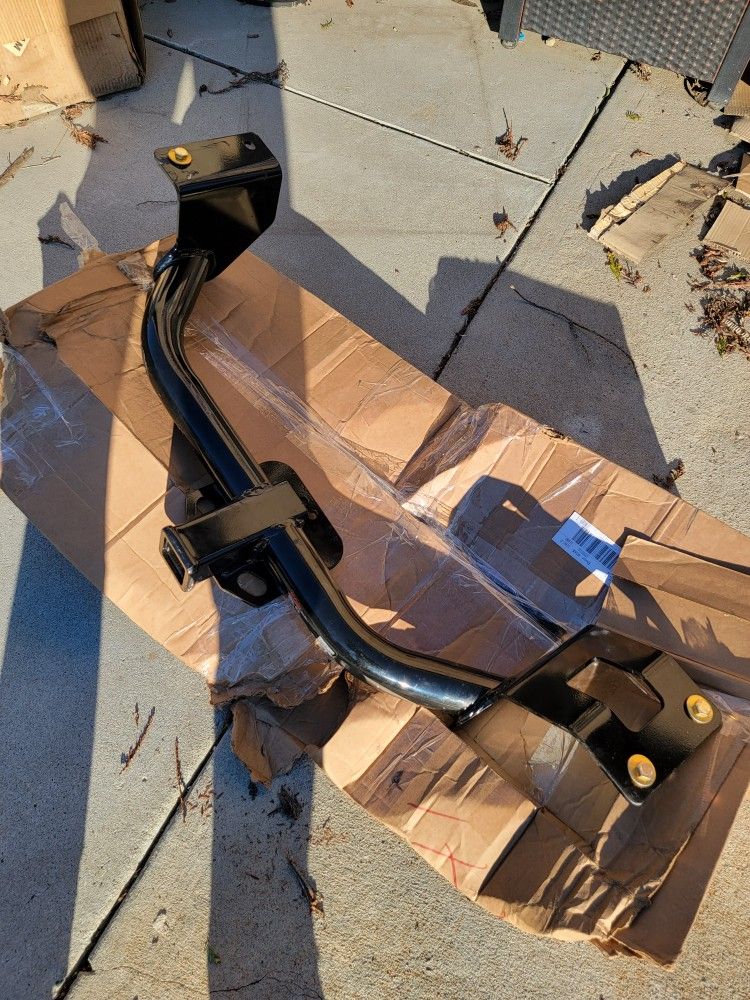 Curt Class 3 Trailer Hitch 13119 And Ball Mount Hitch 70607 (Package Deal)