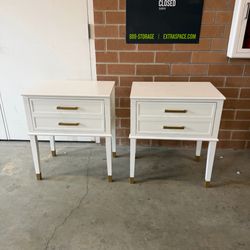 White set of 2 nightstands