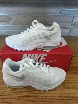 Nike Air Max Invigor White Metallic Silver (Women's) 8.5 new 