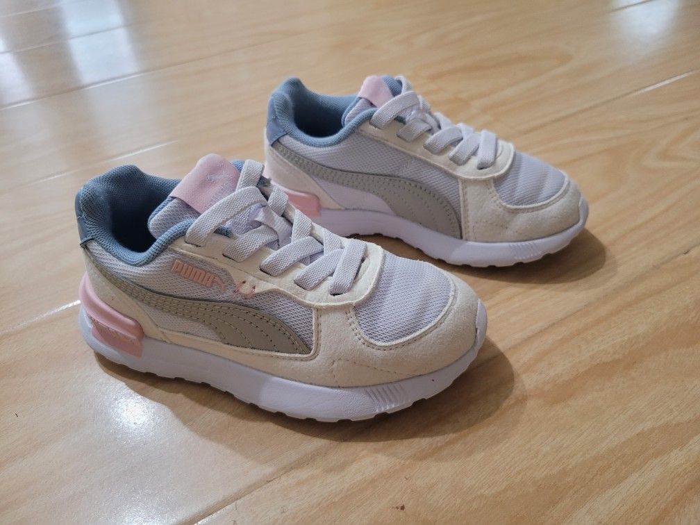 Girl Puma Tennishoes 