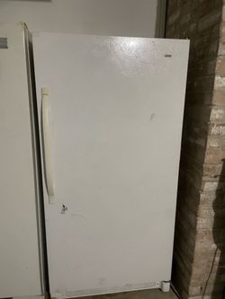 Upright whole refrigerator