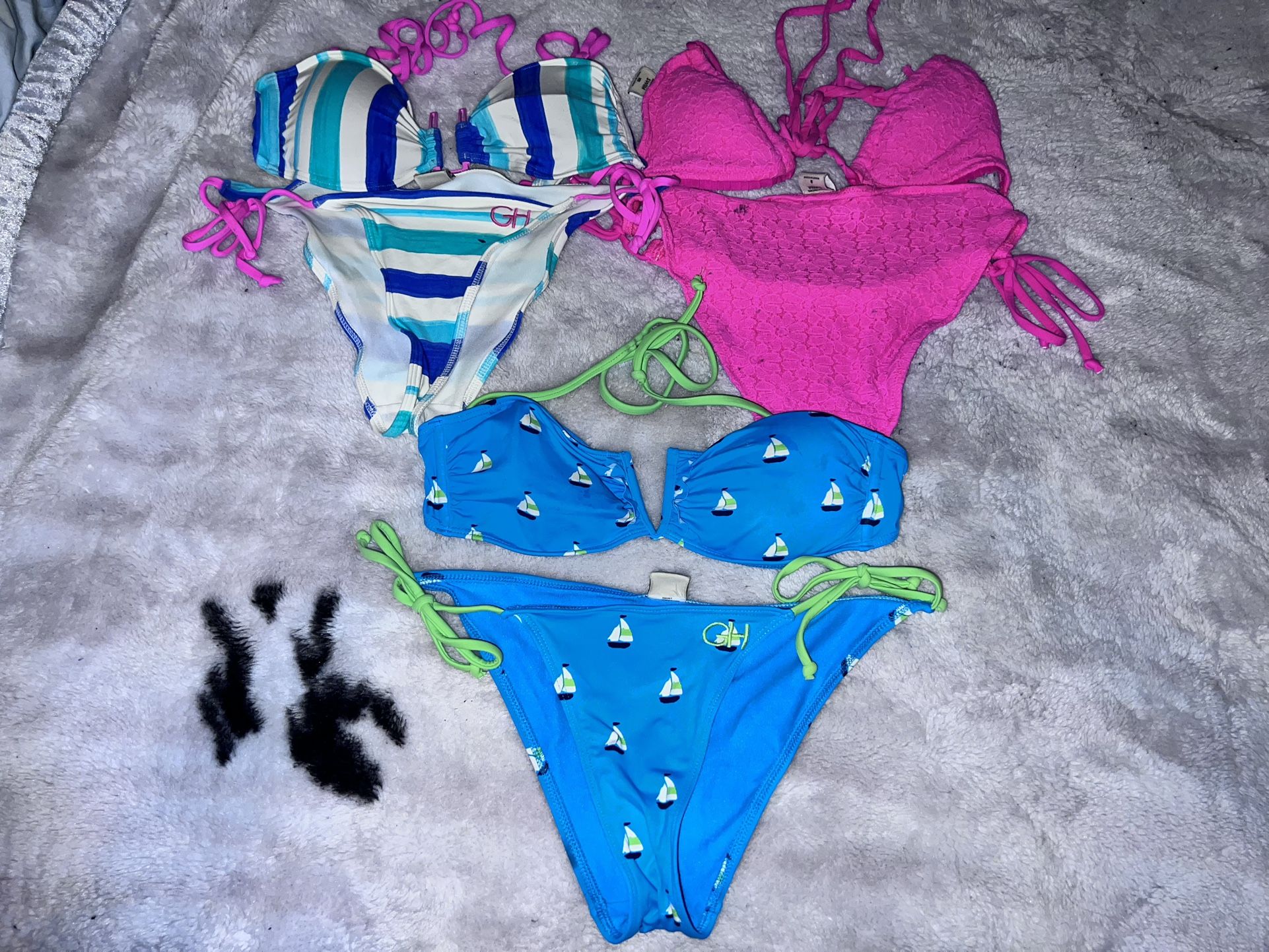 SET OF THREE GILLY HICKS BIKINIS XS / S