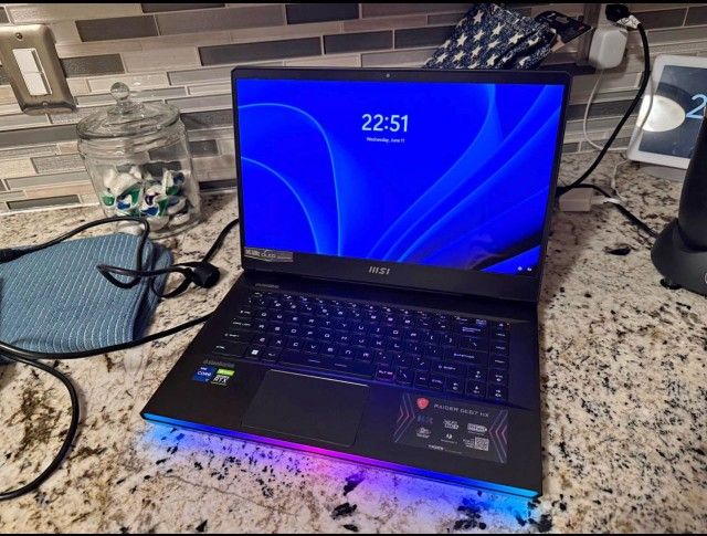 MSI GE67HX 12UGS Raider Gaming Laptop