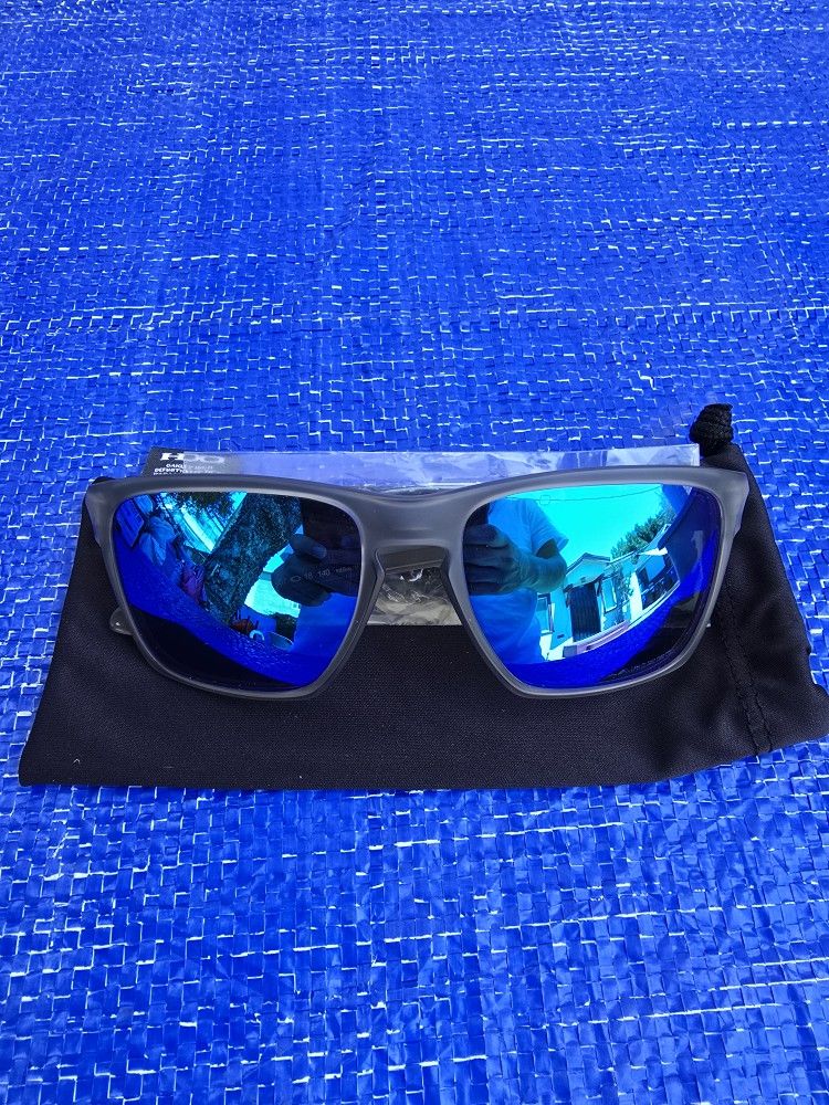 Brand New Polarized Oaklay Sunglasses $180 Retail
