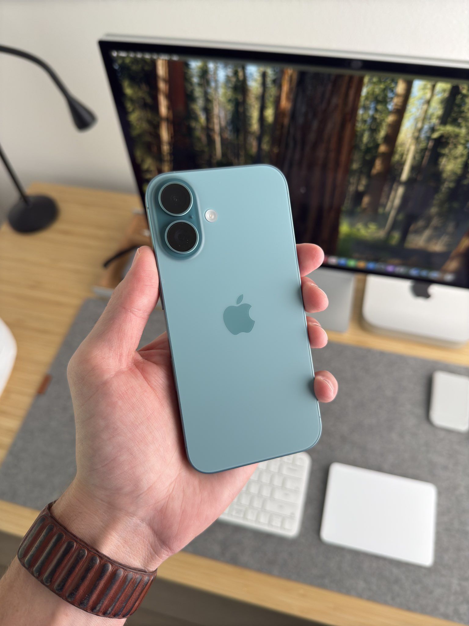 Iphone 16 TEAL 128gb
