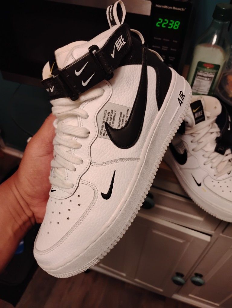 AF1 SIZE 7 Y
