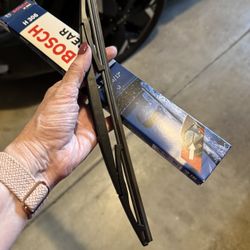 NEW Bosch H306 Rear Wiper Blade