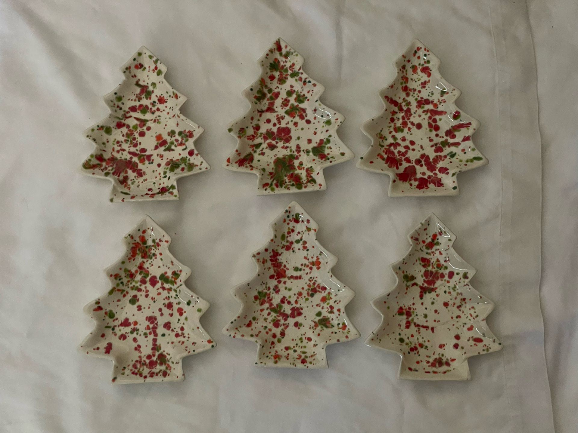 Set Of 6 Christmas Tree Shaped Dishes