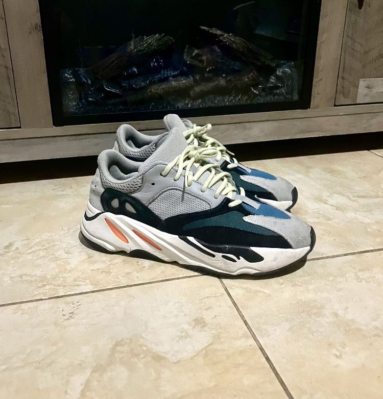 adidas gazelle silver green womens adidas Yeezy Boost 700 Wave Runner – Court Order main image 1