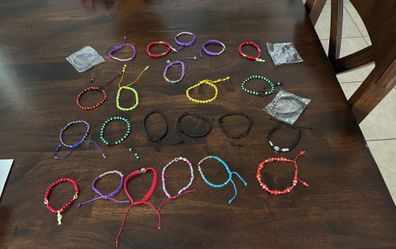 Pulseras, Bracelets