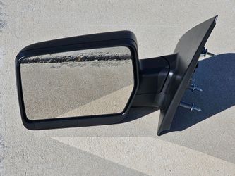 2007 Ford F150 Driver side mirror New in box 8L3Z-17683-EA 1 X