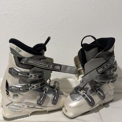 Salomon Breeze (Irony Series) Ski Boots size 9