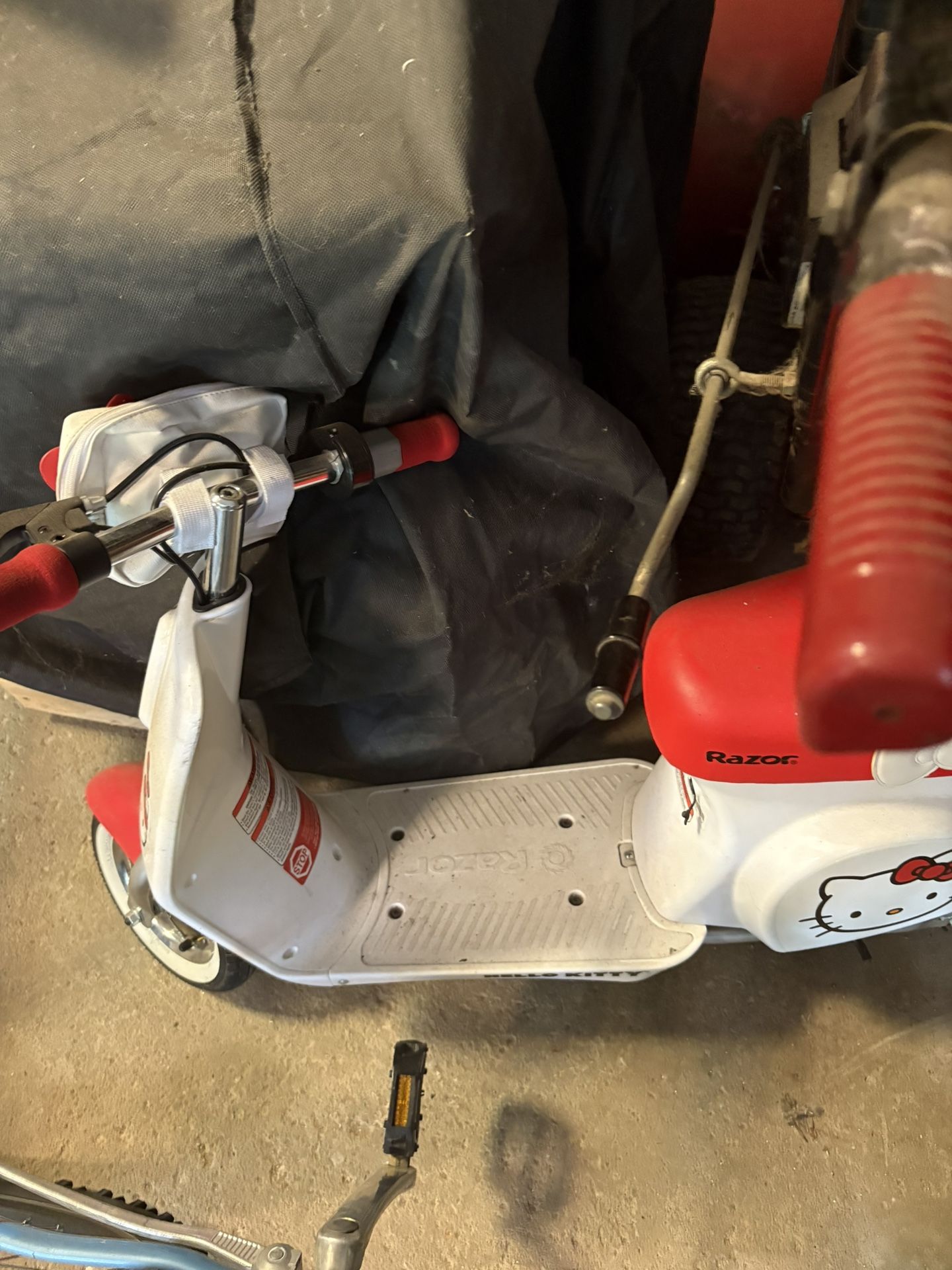 Hello Kitty Scooter