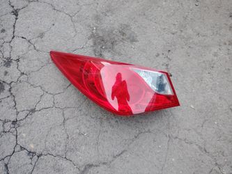 2011 THRU 2014 HYUNDAI SONATA DRIVER SIDE TAILLIGHT