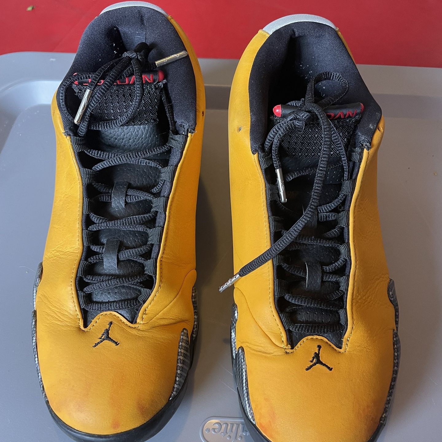 Air Jordan 14  Retro SE - University Gold/Black Size 10.5 Basketball Shoes