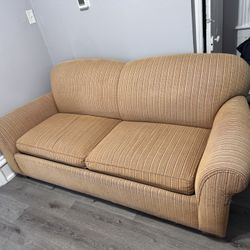 futon that transforms into a bed 
