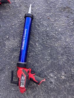 M12 caulking gun