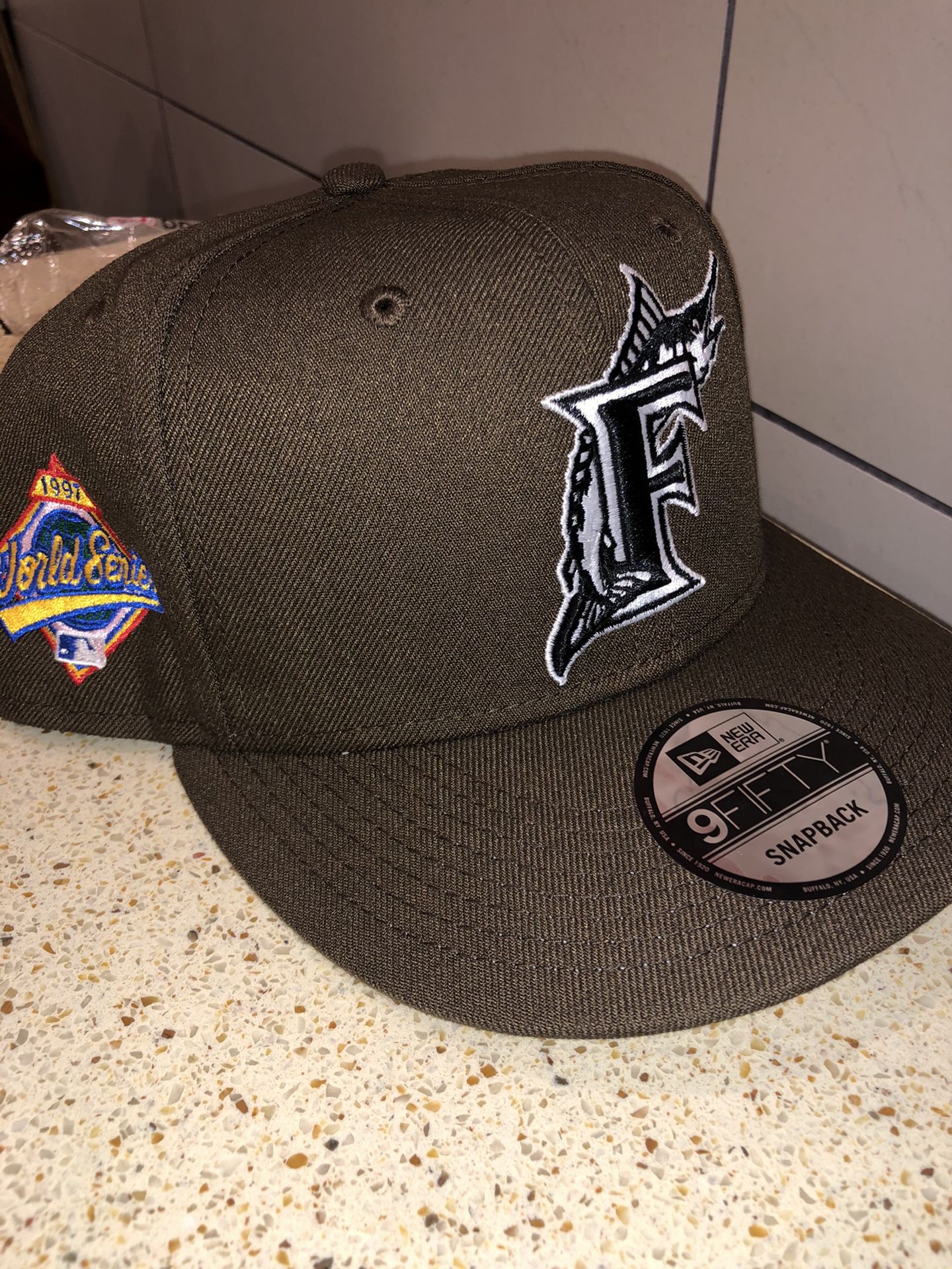 MOCHA FLORIDA MARLINS 1997 WORLD SERIES PINK BRIM SNAPBACK HAT CLUB for  Sale in Vacaville, CA - OfferUp