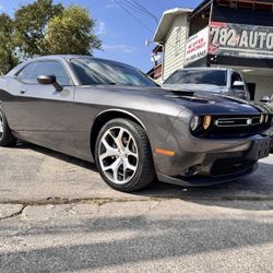 2015 Dodge Challenger SXT PLUS