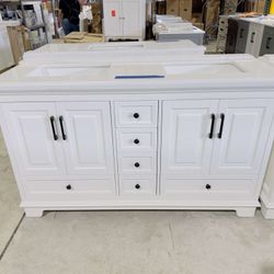 Brand New Bathroom Vanity in white 60”, double sink soft close solid wood $799 