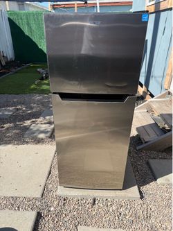 Mini fridge