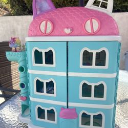 Gabby Doll House 