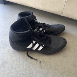 ADIDAS WRESTLING SHOES Boys Size 6  Black