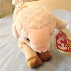 

Ewey Beanie Baby Lamb--
