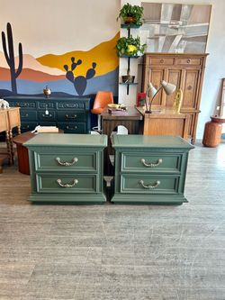 Pair of Green Nightstands / Side Tables / End Tables / Vintage!