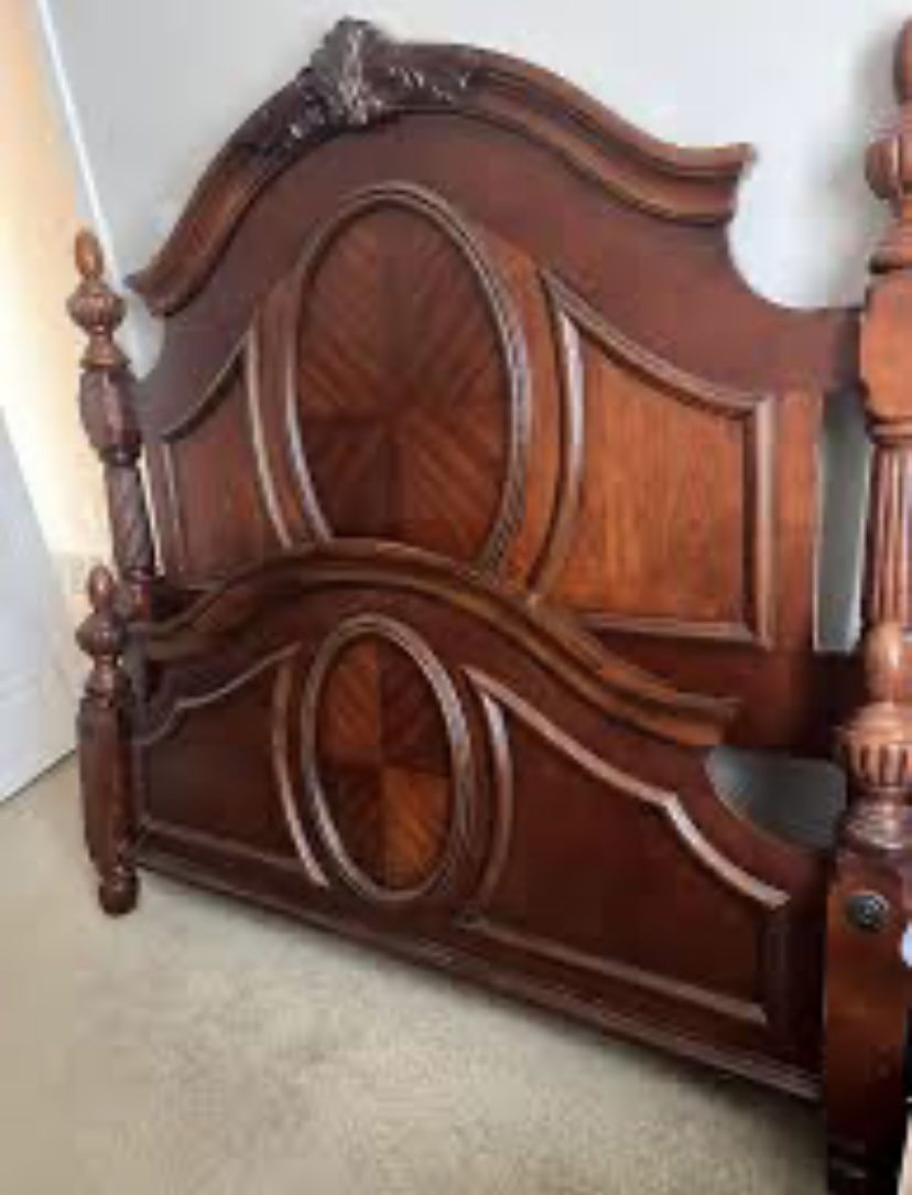 Full-size Victorian bed$130