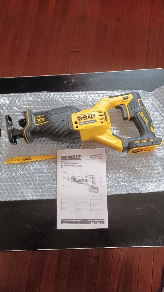 DEWALT - 20V MAX Cordless Brushless Reciprocating Saw (Tool Only)