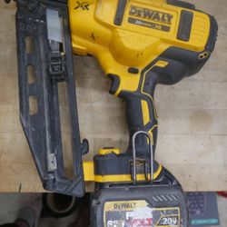 Dewalt Nail Gun DCN660 with battery 887138-2 