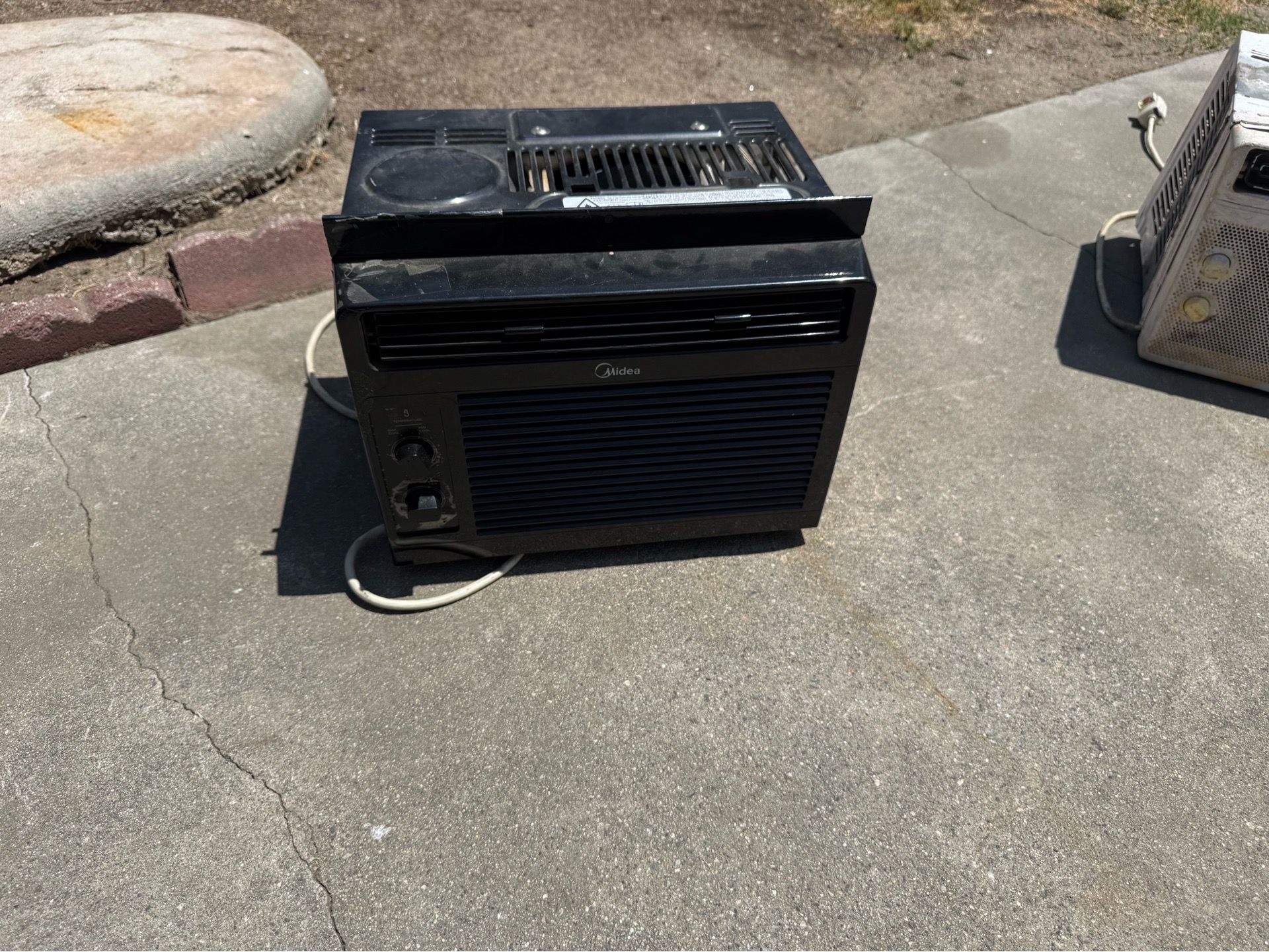 Window air conditioner
