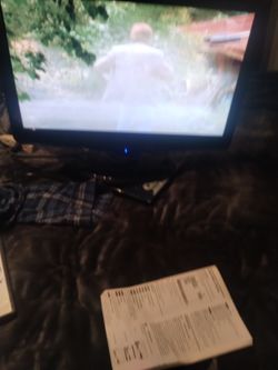 DYNEX TV WITH DVD PLAYER BUILT IN