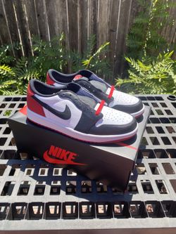 Jordan 1 Retro Low Black Toe