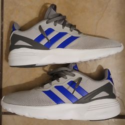 Adidas Sneakers 