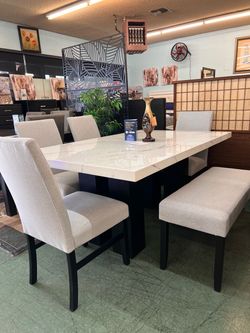 🎉Labor Day Special🎉Brand New Dining table with four chairs and bench $899, Payment available, Delivery Available
