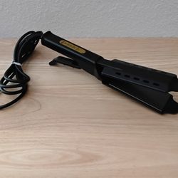 BARELY USED FLAT IRON