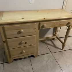 Wooden Desk With Drawers 